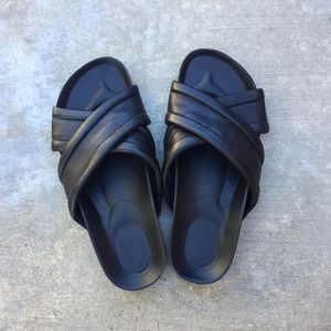 Vince black leather slides